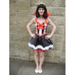 QUEEN OF HEARTS (8/10) - HIRE